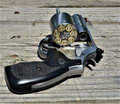 Revolver Model 686 Plus by Smith & Wesson